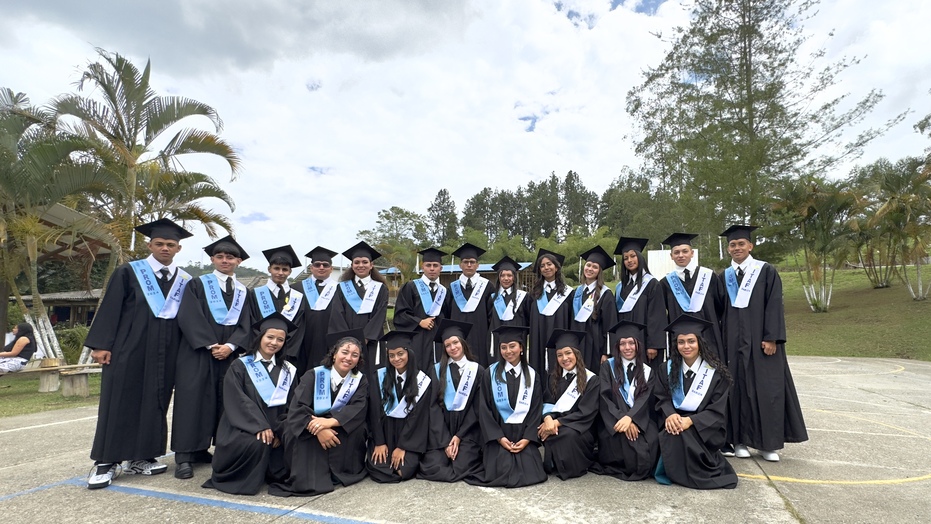 Smurfit Westrock y su Fundación gradúan a 21 jóvenes en el Valle del Cauca